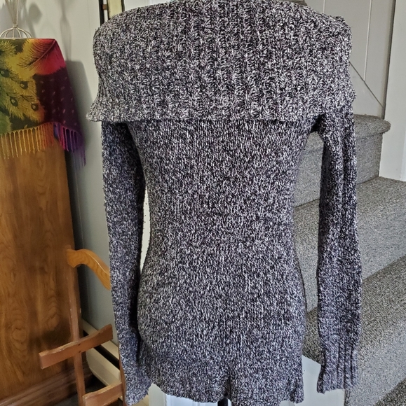 GLIMMER BY J.J. BASICS~ GRAY LONG SWEATER WITH FOLD OVER COLLAR & ZIPPER! - Picture 4 of 10